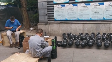 疊片污水處理器，正在裝配